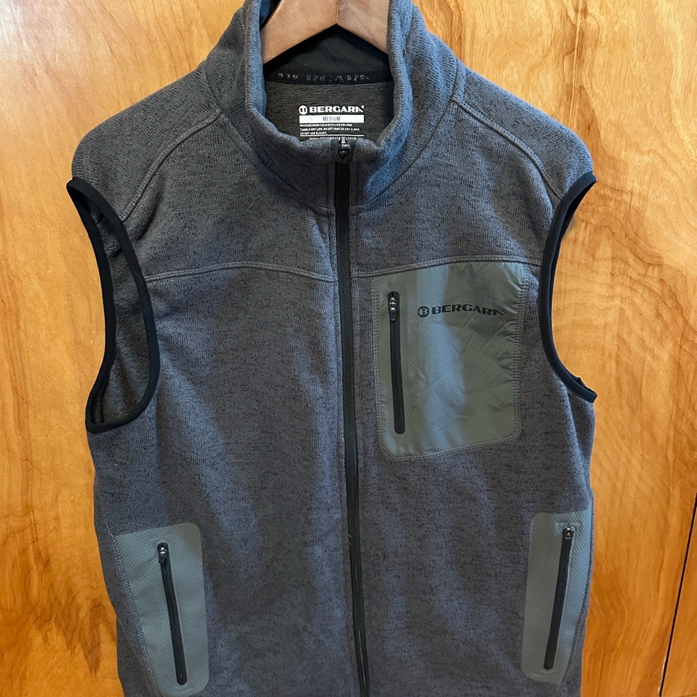 Bergara Men’s Medium Charcoal Fleece Vest